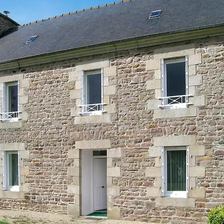 Gorgeous In Guezennec With Wifi Holiday home *